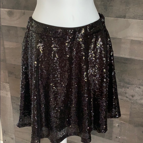 Black Sequined Skirt - Picture 3 of 9